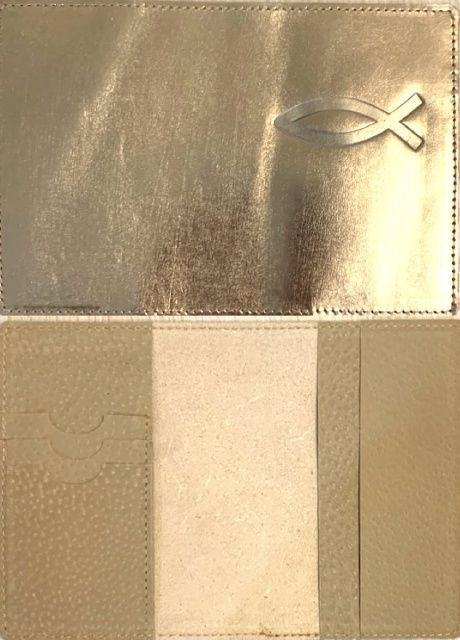 Обложка для паспорта "Бизнес", цвет чистое золото (натуральная цветная кожа) , "Рыбка"