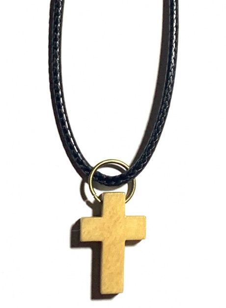 Кулон "Крест малый деревянный", размер 22*15 мм,  цвет "молочный" на тканевом шнурочке 45+5 см черного цвета