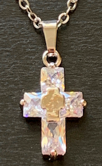 Кулон металлический "Крест с кристаллами" на металической цепочке, цвет "золото", размер 15*9 мм