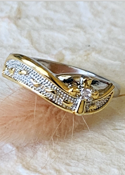 Кольцо двуцветное золото-серебро, материал сталь, 16 размер (американский 6), Следы на песке и Крест со стразом
