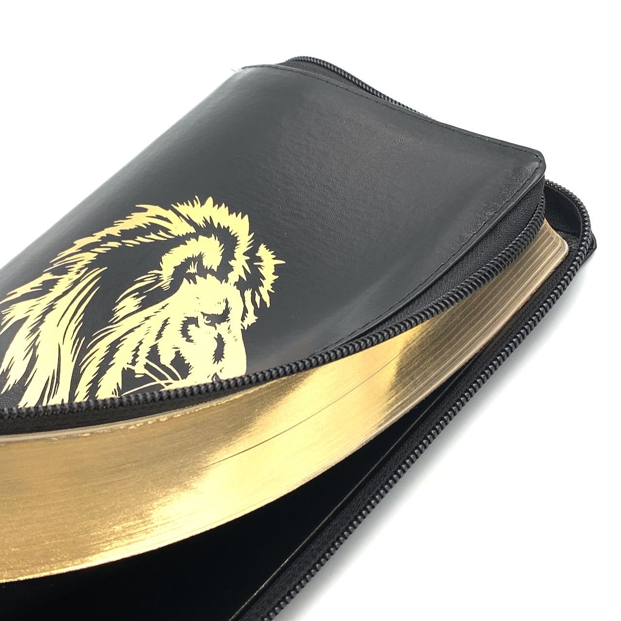 Библия 055z код 25055-28 кожаный переплет на молнии, цвет черный металлик, дизайн золотой лев, средний формат, 143*220 мм