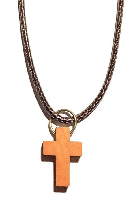 Кулон "Крест малый деревянный", размер 22*15 мм,  цвет "молочный шоколад" на тканевом шнурочке 45+5 см черного цвета