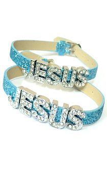 Браслет сверкающий цвет голубой кож зам. со сверкающими  буквами "JESUS" на застежке