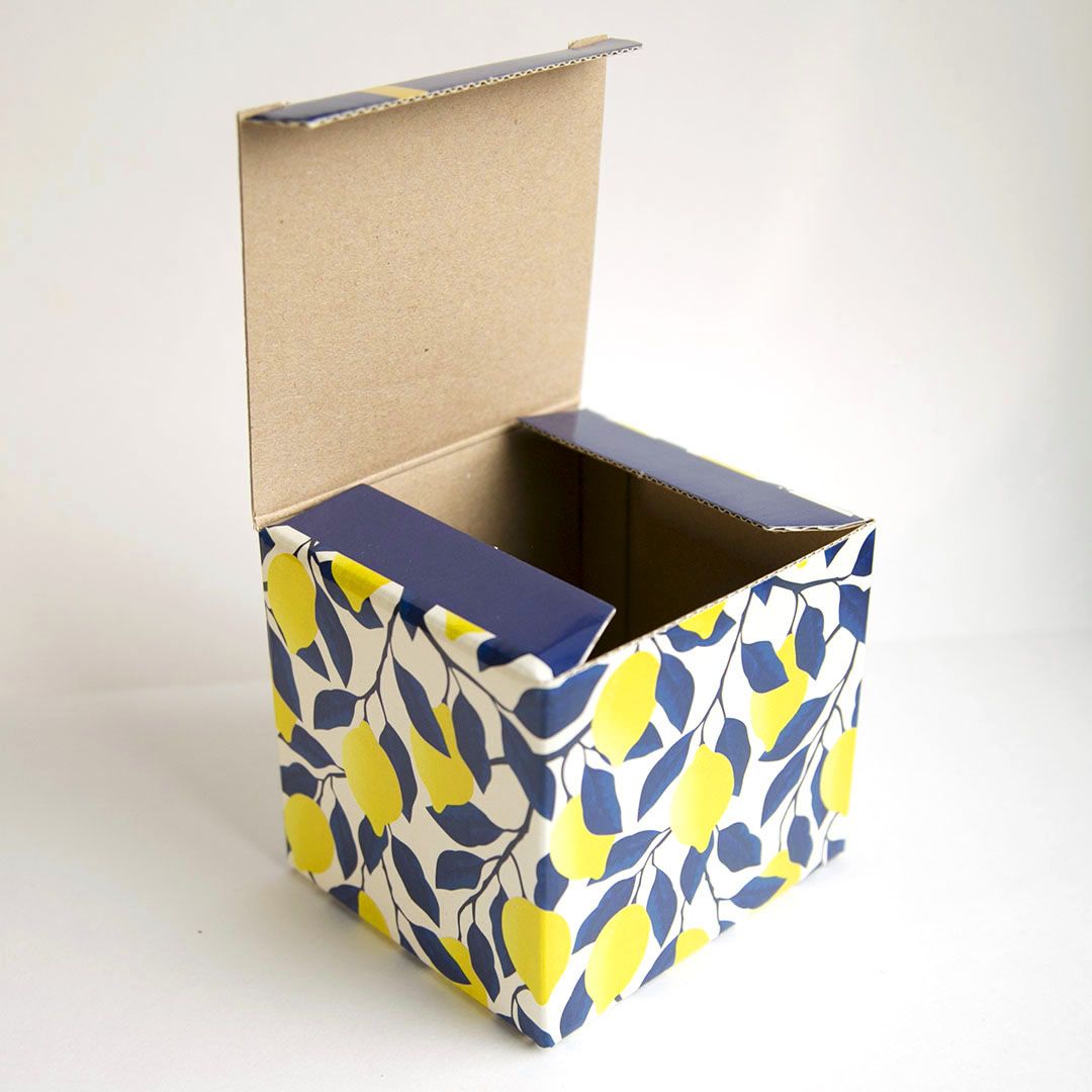 Подарочная цветная коробка для кружки «лимоны»