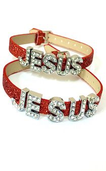 Браслет сверкающий цвет красный кож зам. со сверкающими  буквами "JESUS" на застежке