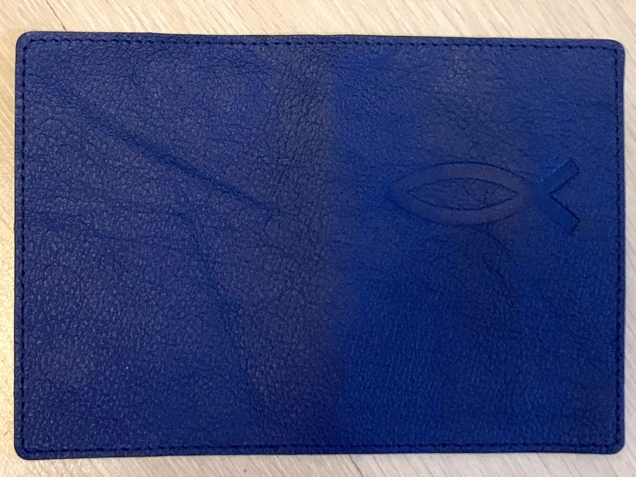 Обложка для паспорта (натуральная цветная кожа), "Рыбка" термопечать, цвет синий матовый