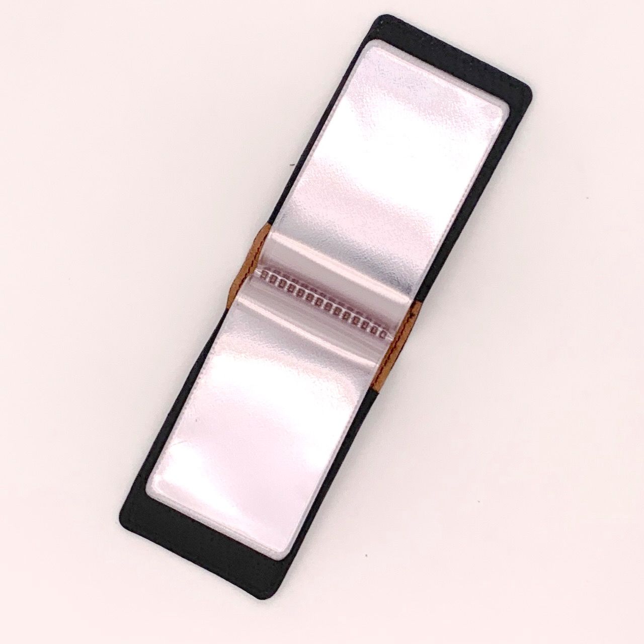 Визитница, подходит для банковских и скидочных карт  (натуральная кожа),  термо штамп РЫБКА, можно использовать для банковских карт и проездных,  размер 11,7*6,7 см, цвет  розовый металлик